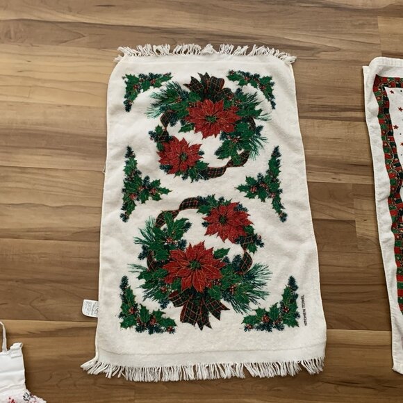 Christmas Kitchen Towel Set Lot 8 Piece Poinsettias Tree Holiday - Picture 6 of 7
